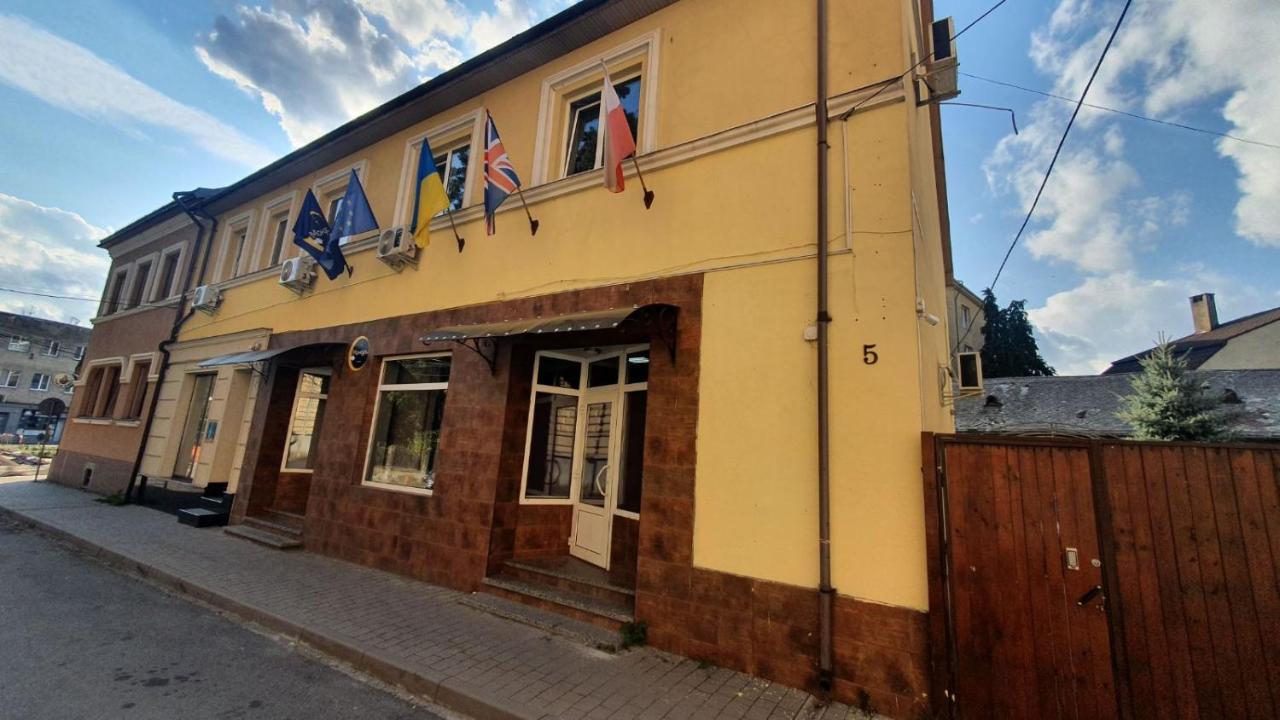 Мандри Хостел Úzhgorod Exterior foto
