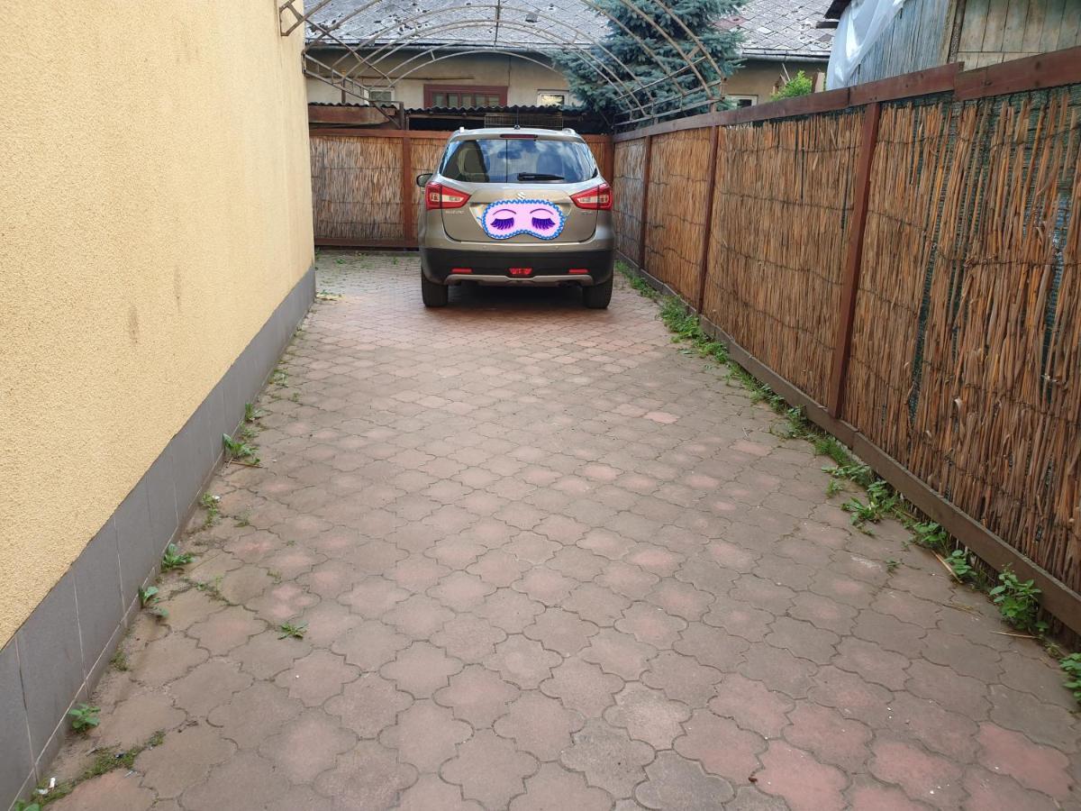 Мандри Хостел Úzhgorod Exterior foto